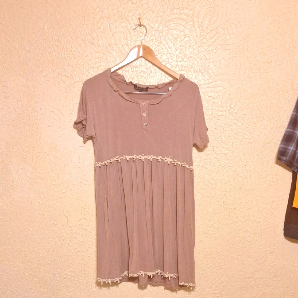 Women's Tan Top/dress with Lace Trim With Pockets